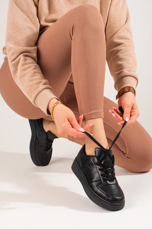 zwarte sportschoenen Shelovet met een...