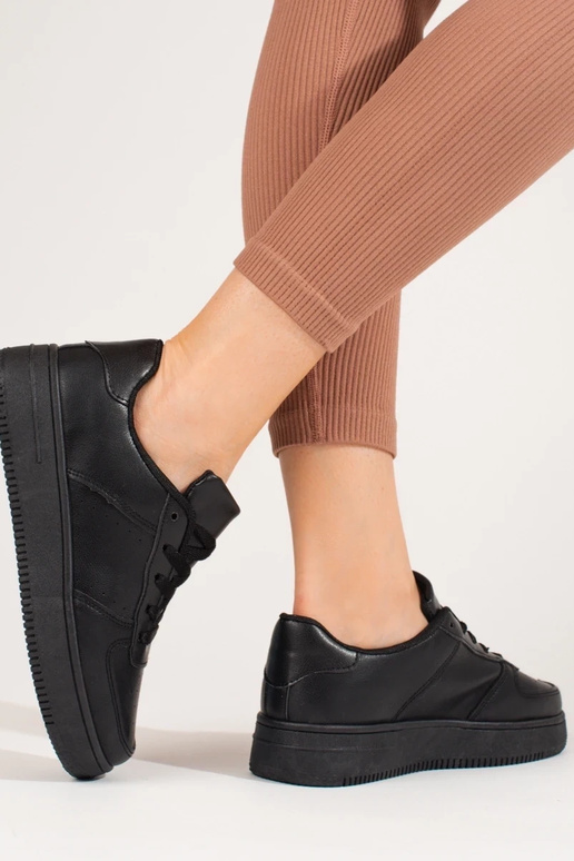 zwarte sportschoenen Shelovet met een...