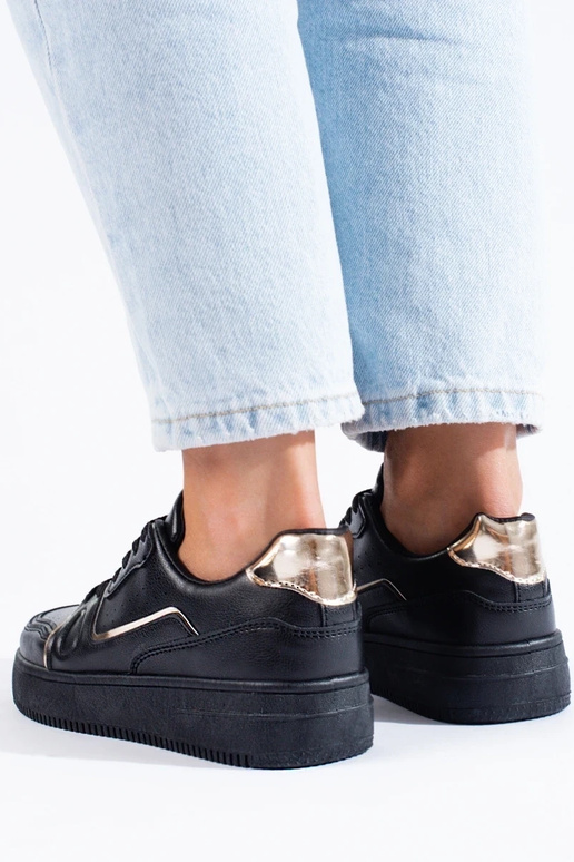 zwarte Sneakers model schoenen met... zwarte Sneakers model schoenen met...