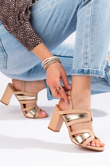 Sandaal op de hak beige... 2