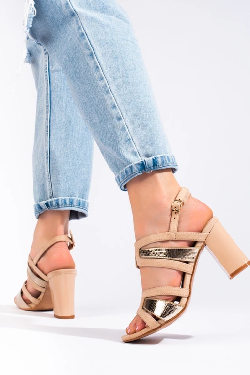 Sandaal op de hak beige kleur - Vineza