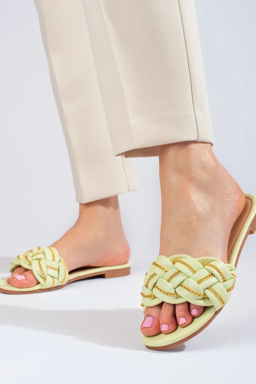 Pantoffels in elegante stijl met een... Pantoffels in elegante stijl met een...