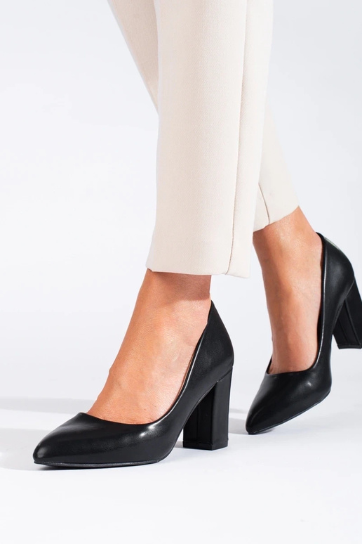 Zwarte elegante hoge hakken Zwarte elegante hoge hakken