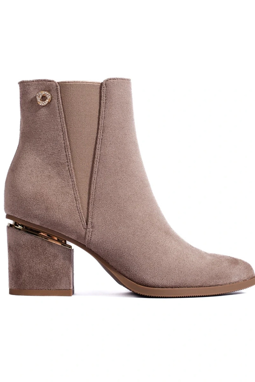 gemaakt van suède damesschoenen... gemaakt van suède damesschoenen...