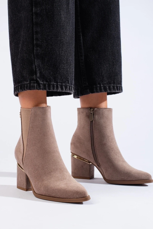 gemaakt van suède damesschoenen... gemaakt van suède damesschoenen...