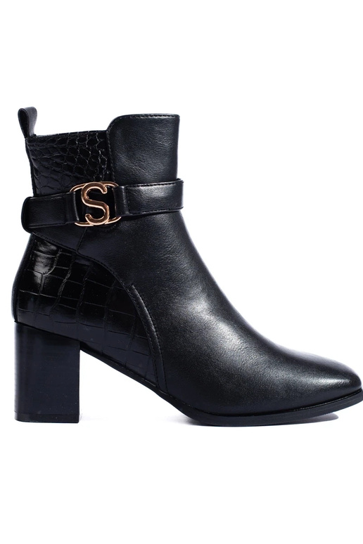 Elegante zwarte damesschoenen op de hiel Elegante zwarte damesschoenen op de hiel