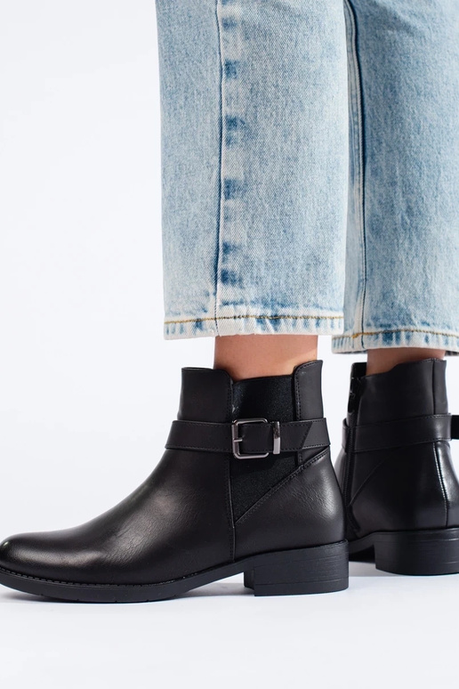 Zwarte damesschoenen met elastische... Zwarte damesschoenen met elastische...