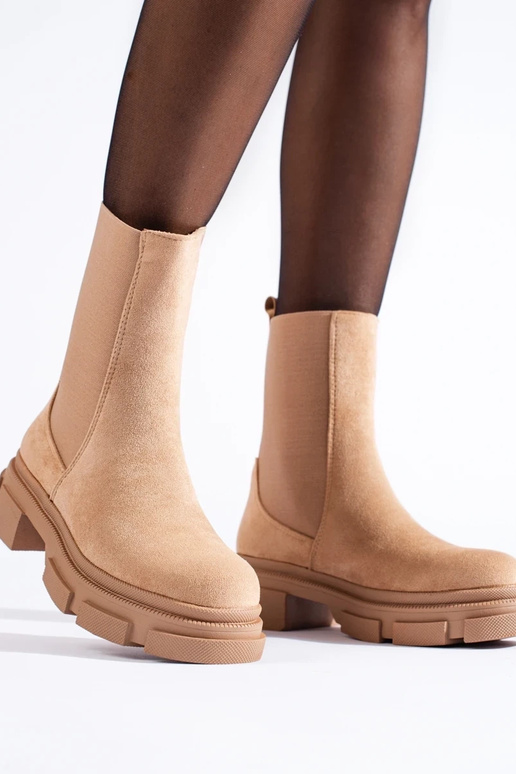 Laarzen Damesschoenen van beige suède Laarzen Damesschoenen van beige suède