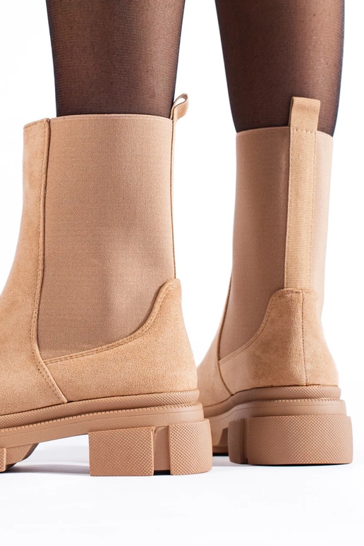 Laarzen Damesschoenen van beige suède Laarzen Damesschoenen van beige suède