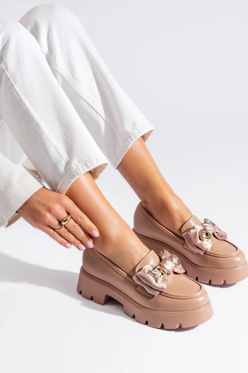 beige mocassins met lint... 2