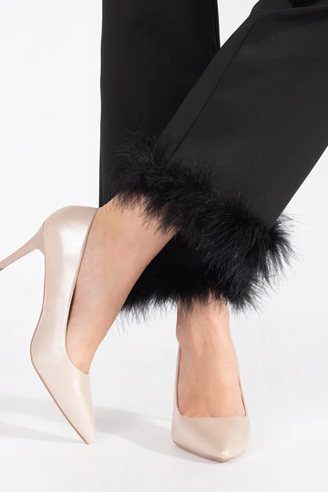 Schoenen met hoge hakken en... 2