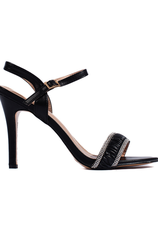 zwarte sandalen met een dunne hak