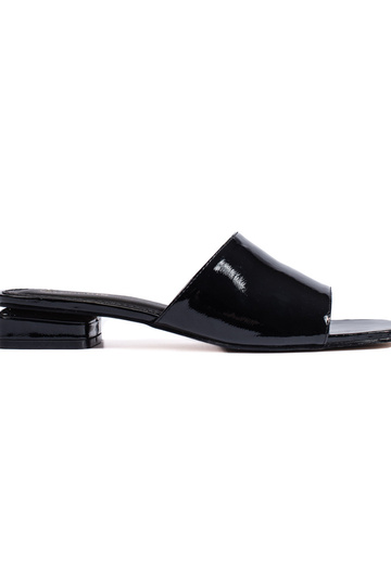zwarte pantoffels