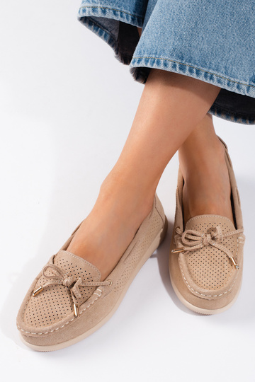 beige damesmocassins 2