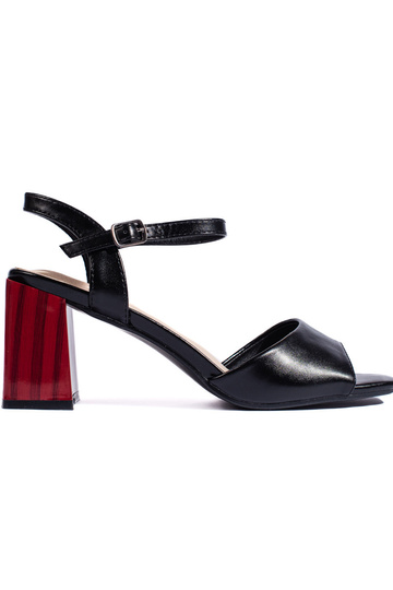 sandalen in zwarte kleur op...