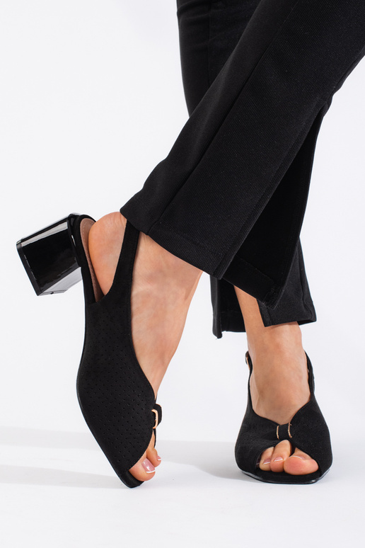 Elegante stijl sandalen op de hiel in... Elegante stijl sandalen op de hiel in...