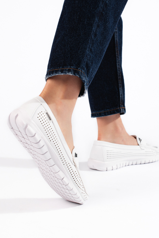 met opengewerkte elementen,... met opengewerkte elementen,...