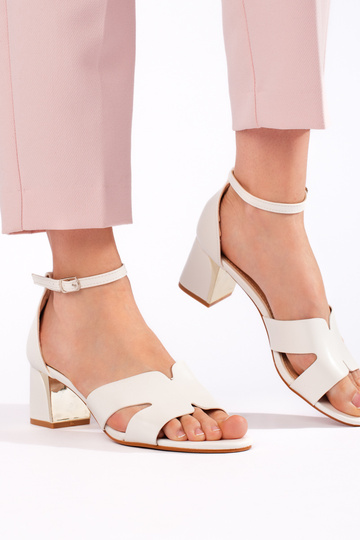 witte sandalen 2