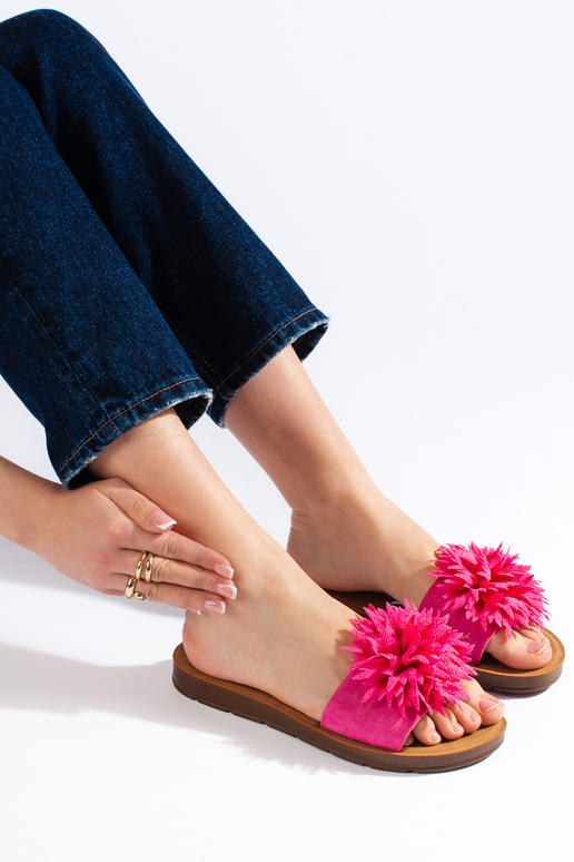 Dames fuchsia pantoffels met een bloem