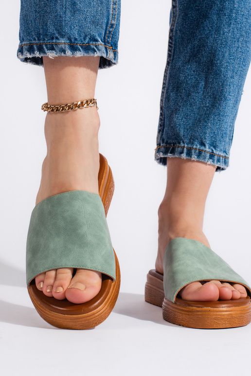 groene pantoffels met plateau groene pantoffels met plateau