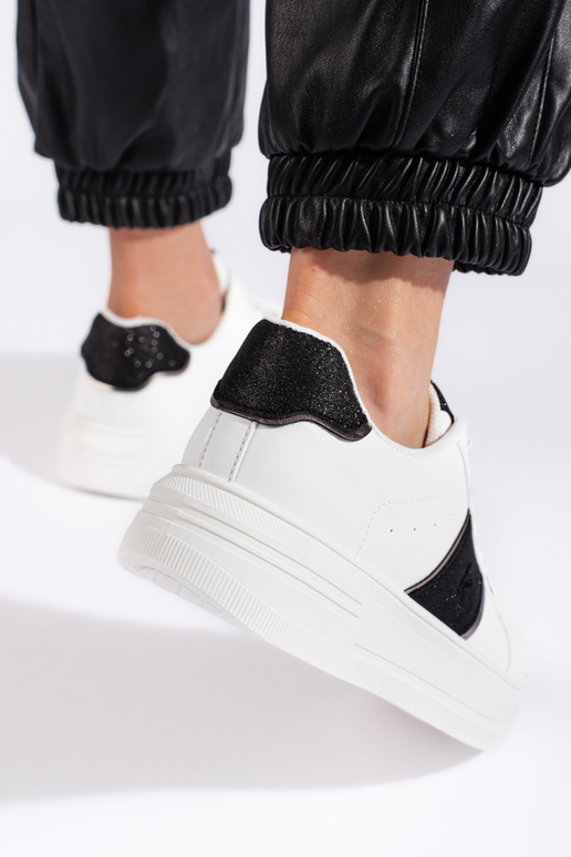 witte sneakers model schoenen