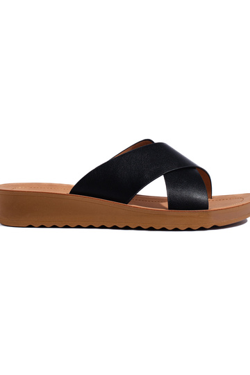 zwarte pantoffels met plateau