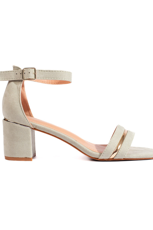 Groene suède sandalen met hak Groene suède sandalen met hak