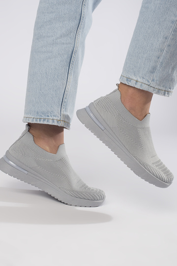 grijze sportschoenen 2