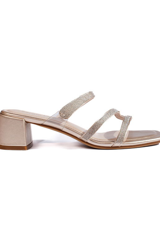 Sergio Leone goudkleurige sandalen...