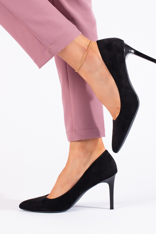 Klassieke suède hoge hakken in zwart... Klassieke suède hoge hakken in zwart...