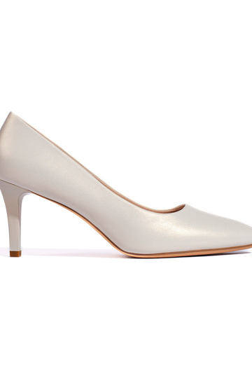 Elegante witte hoge hakken...