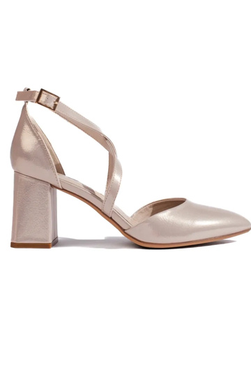 gouden hoge hakken van...