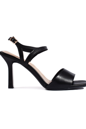 zwarte sandalen met een...