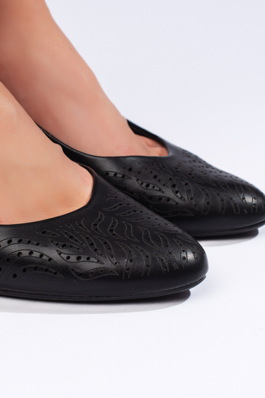 met opengewerkte elementen, zwarte... met opengewerkte elementen, zwarte...