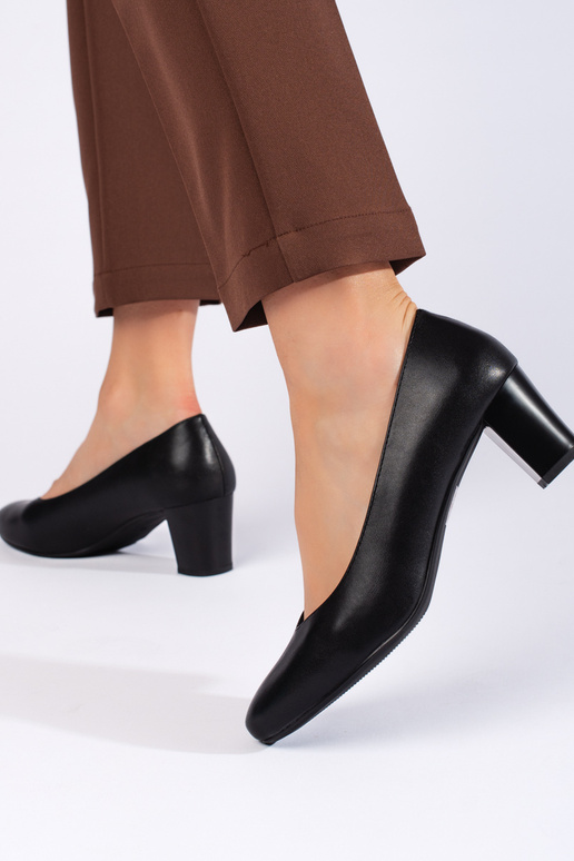 Zwarte hoge hakken in elegante stijl