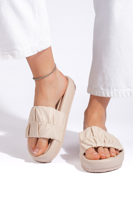 Ivoren pantoffels Ivoren pantoffels