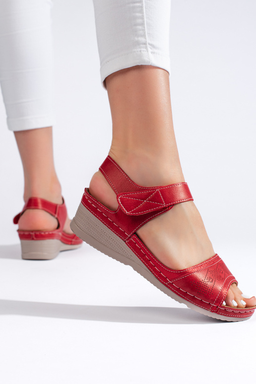 rode sandalen rode sandalen