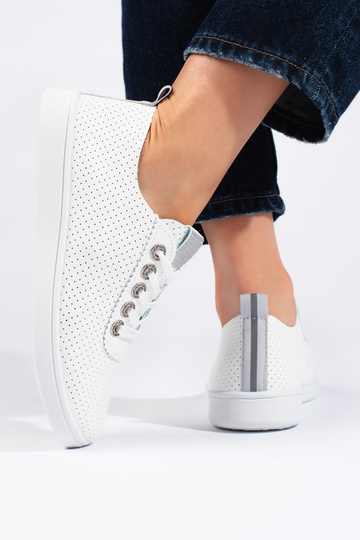 met opengewerkte elementen,... 2