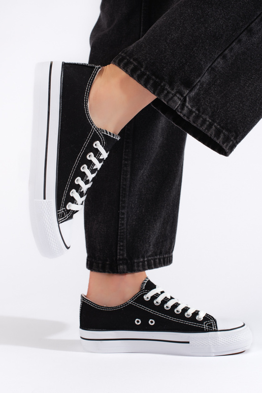 Klassiek model Damesschoenen in de... Klassiek model Damesschoenen in de...