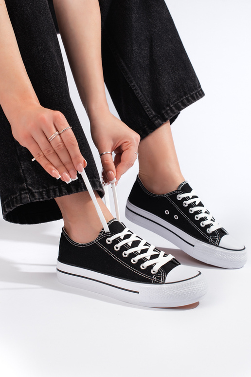 Klassiek model Damesschoenen in de... Klassiek model Damesschoenen in de...