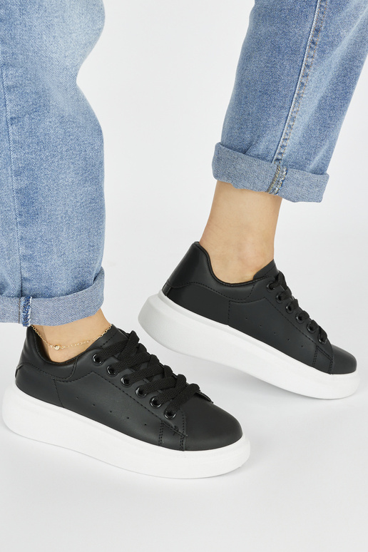 Zwarte damessportschoenen met plateau Zwarte damessportschoenen met plateau