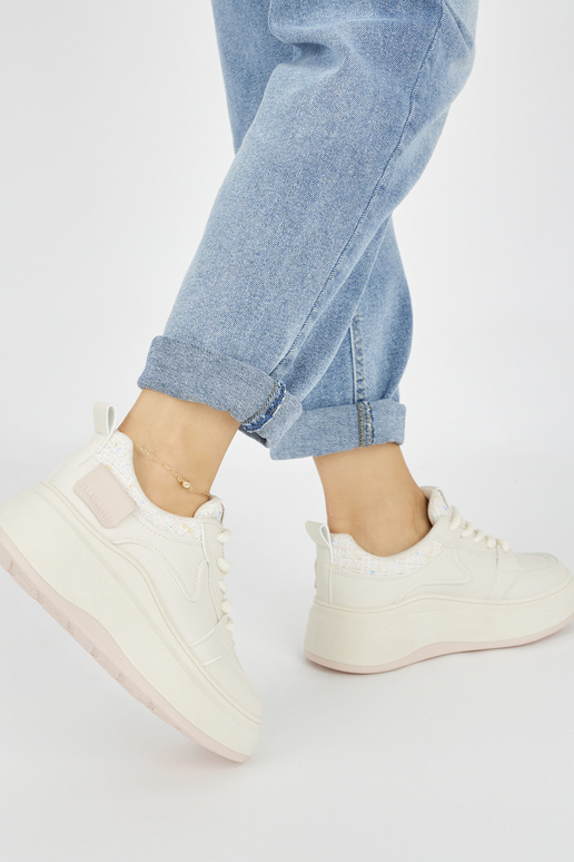 Dames crèmekleurige Sneakers model... Dames crèmekleurige Sneakers model...