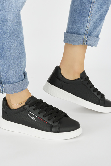 zwarte klassieke sportschoenen 2