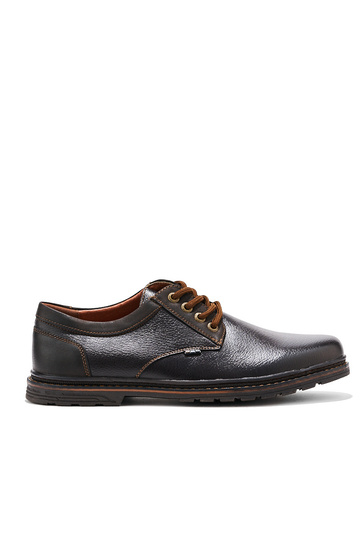 bruine veterschoenen voor...