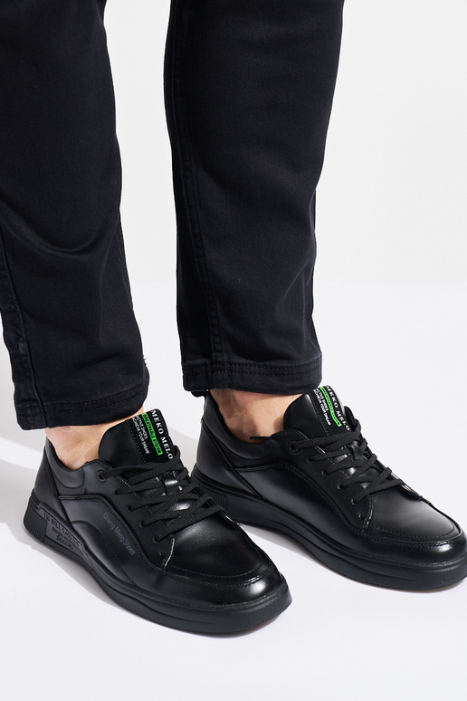 zwarte kleur herensportschoenen...