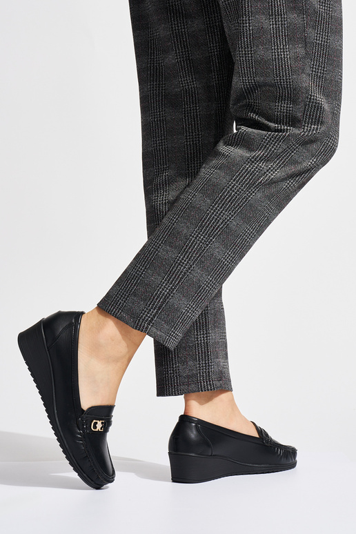 zwarte damesmocassins met gespen