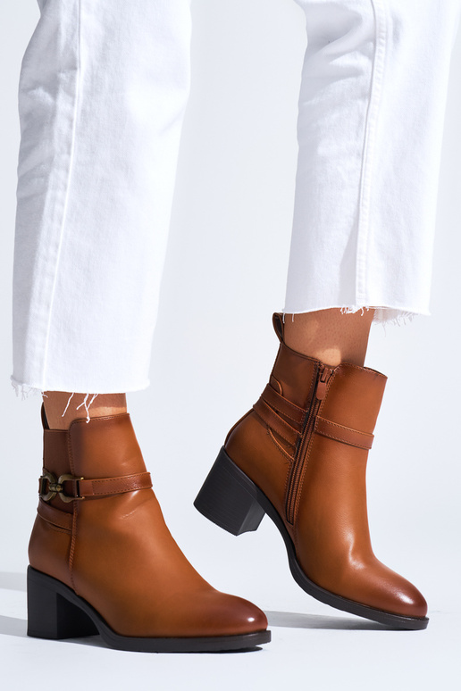 bruine damesschoenen op de hiel bruine damesschoenen op de hiel