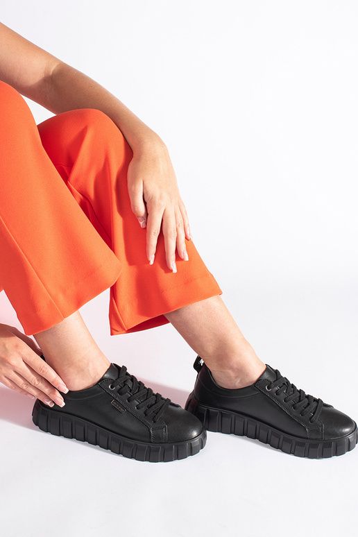 zwarte leren enkellaarsjes met plateau