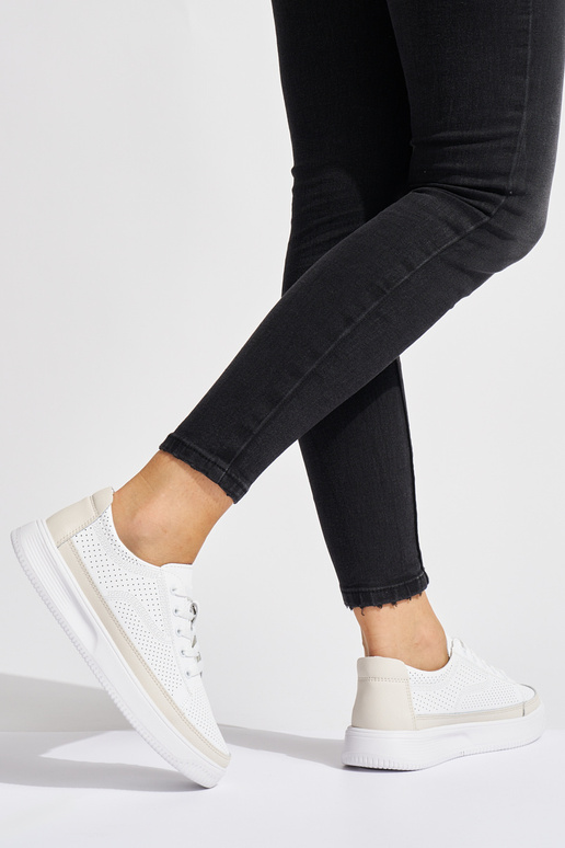 Opengewerkte leren schoenen in de... Opengewerkte leren schoenen in de...