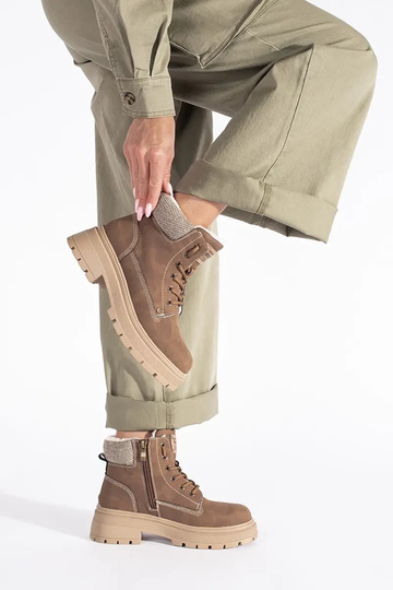 bruine kleur geïsoleerd... 2